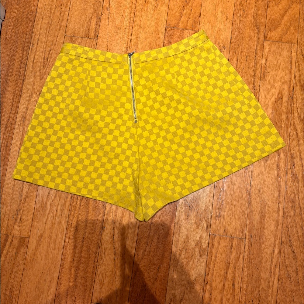 Ochirty Shorts bright yellow medium - Picture 2 of 3